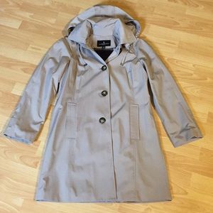 London Fog Raincoat Size S